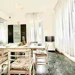 Attic - Spot Apartment